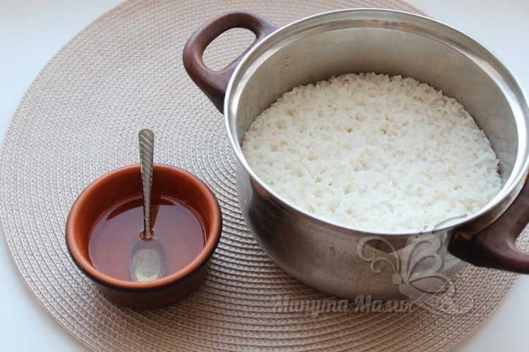 Добавить рисовый уксус