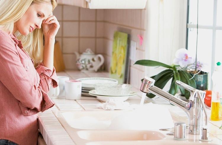 Как устранить запах из раковины на кухне в домашних условиях