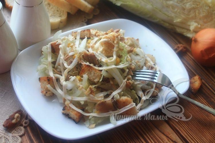 Салат с пекинской капустой, курицей и сухариками с майонезом – рецепт с фото пошагово