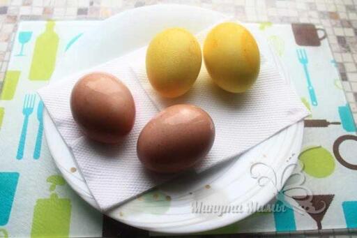 Как покрасить яйца свеклой и морковью на Пасху в домашних