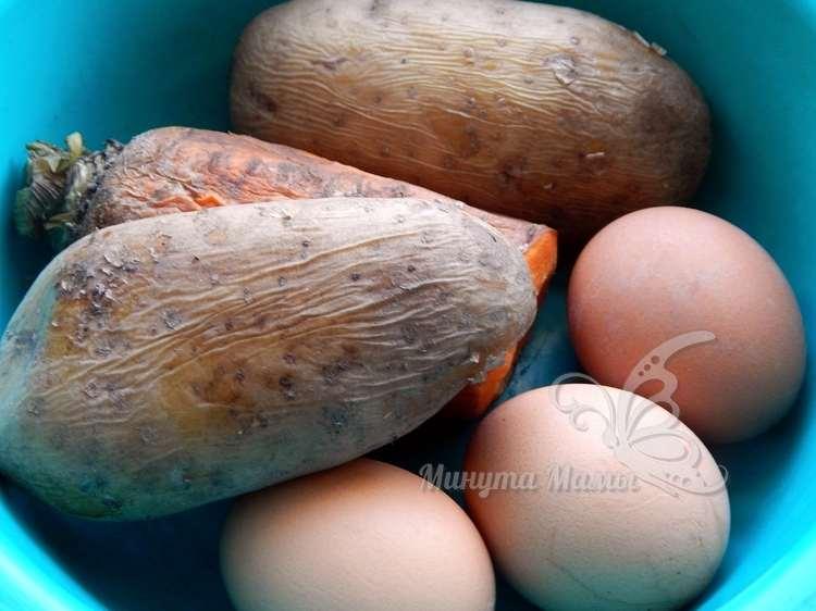 Вареный картофель и яйца